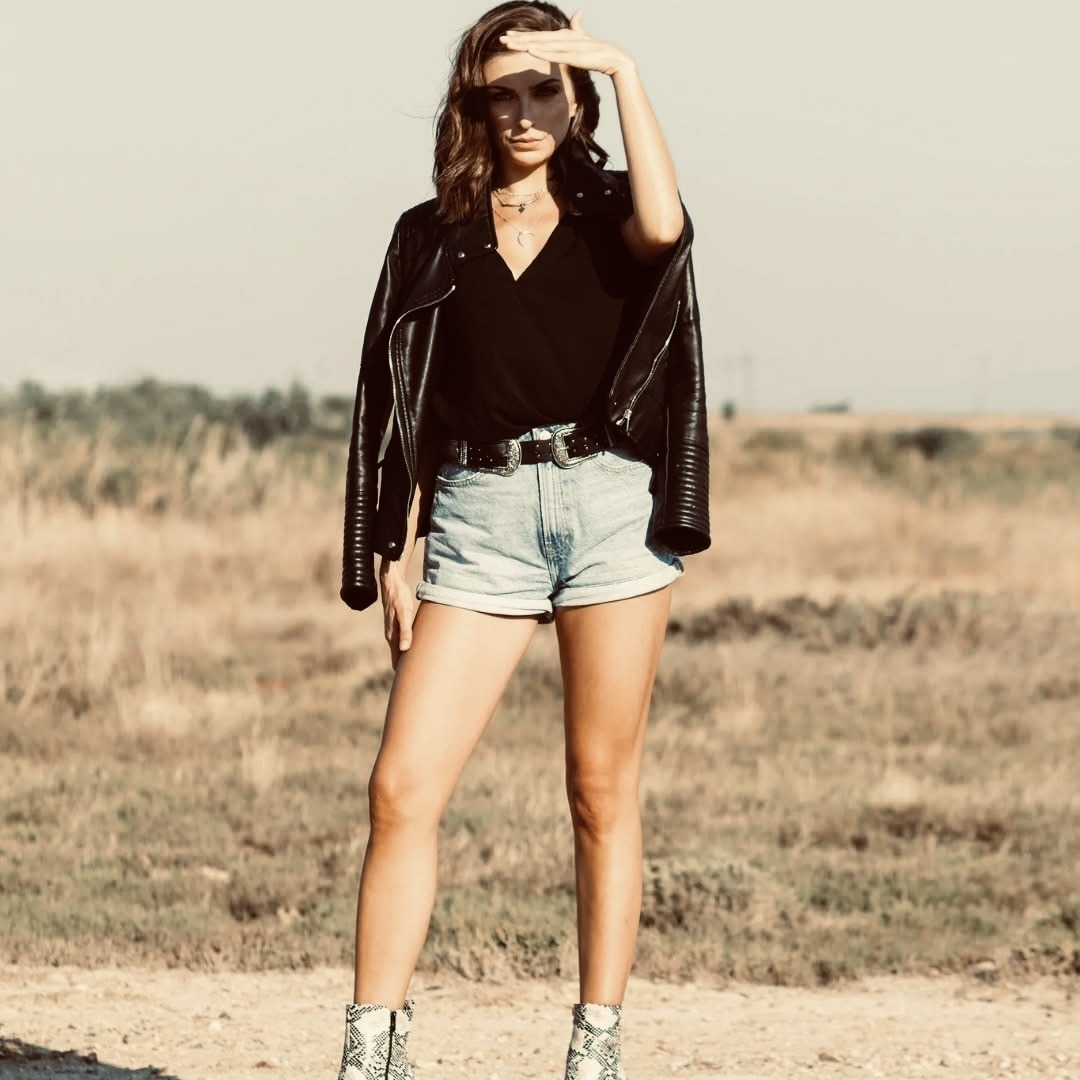 Beautiful Women Pose